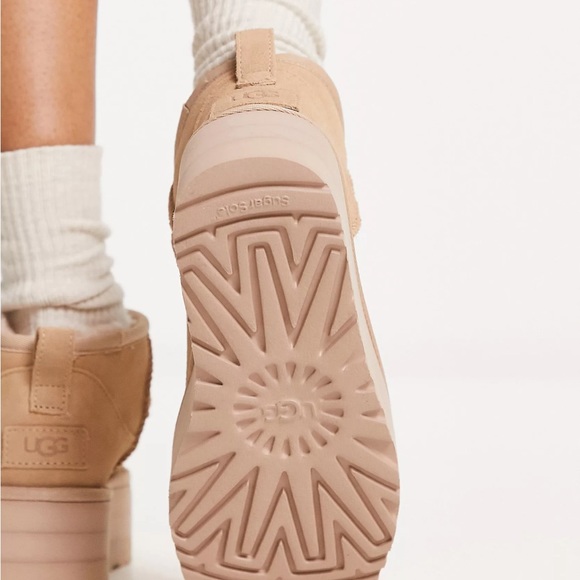 UGG classic ultra mini platform color driftwood size W7, M6 - Picture 3 of 3
